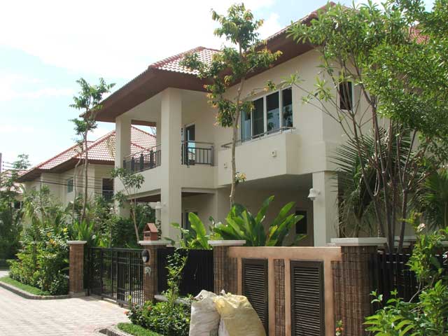 www.kkbkk.com Property - House for rent or sale in Nichada Thani near ...